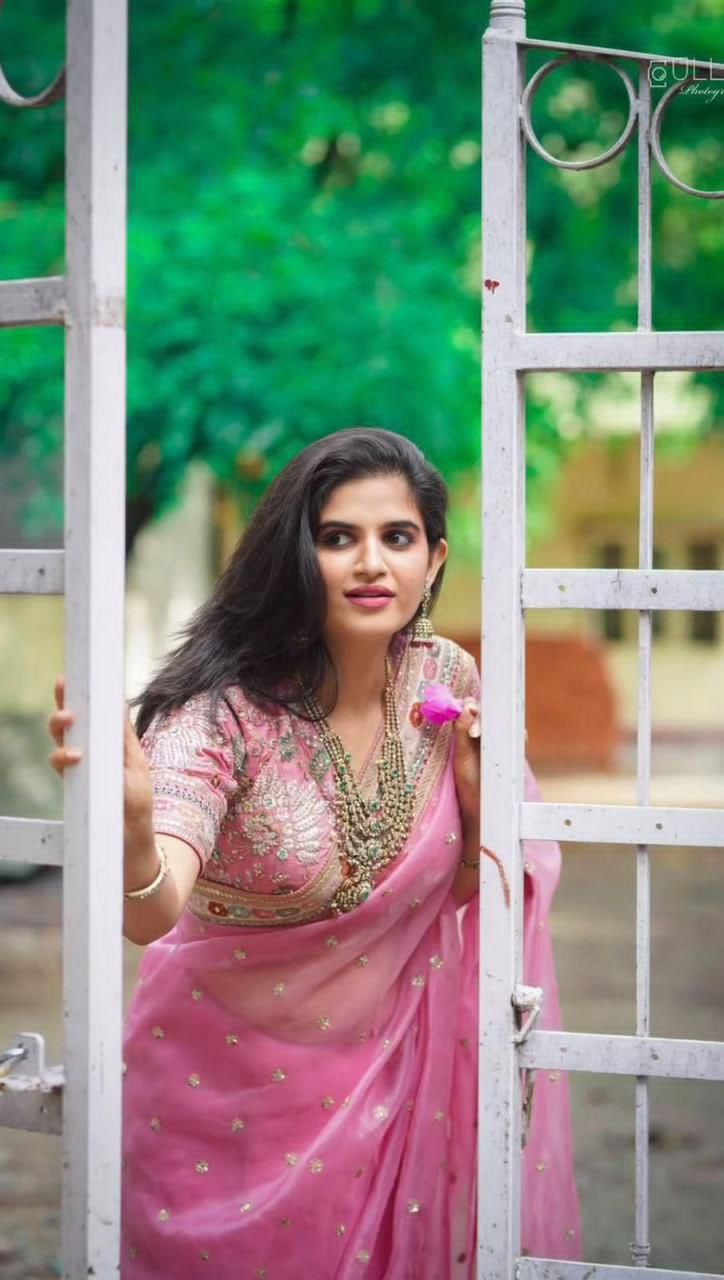 presenting a super hit designer beautiful saree presenting a super hit designer beautiful saree