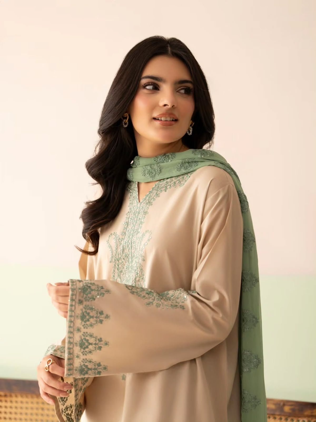 Đěsigner party wear look heavy pur roman silk top plazzo & dupatta set Đěsigner party wear look heavy pur roman silk top plazzo & dupatta set
