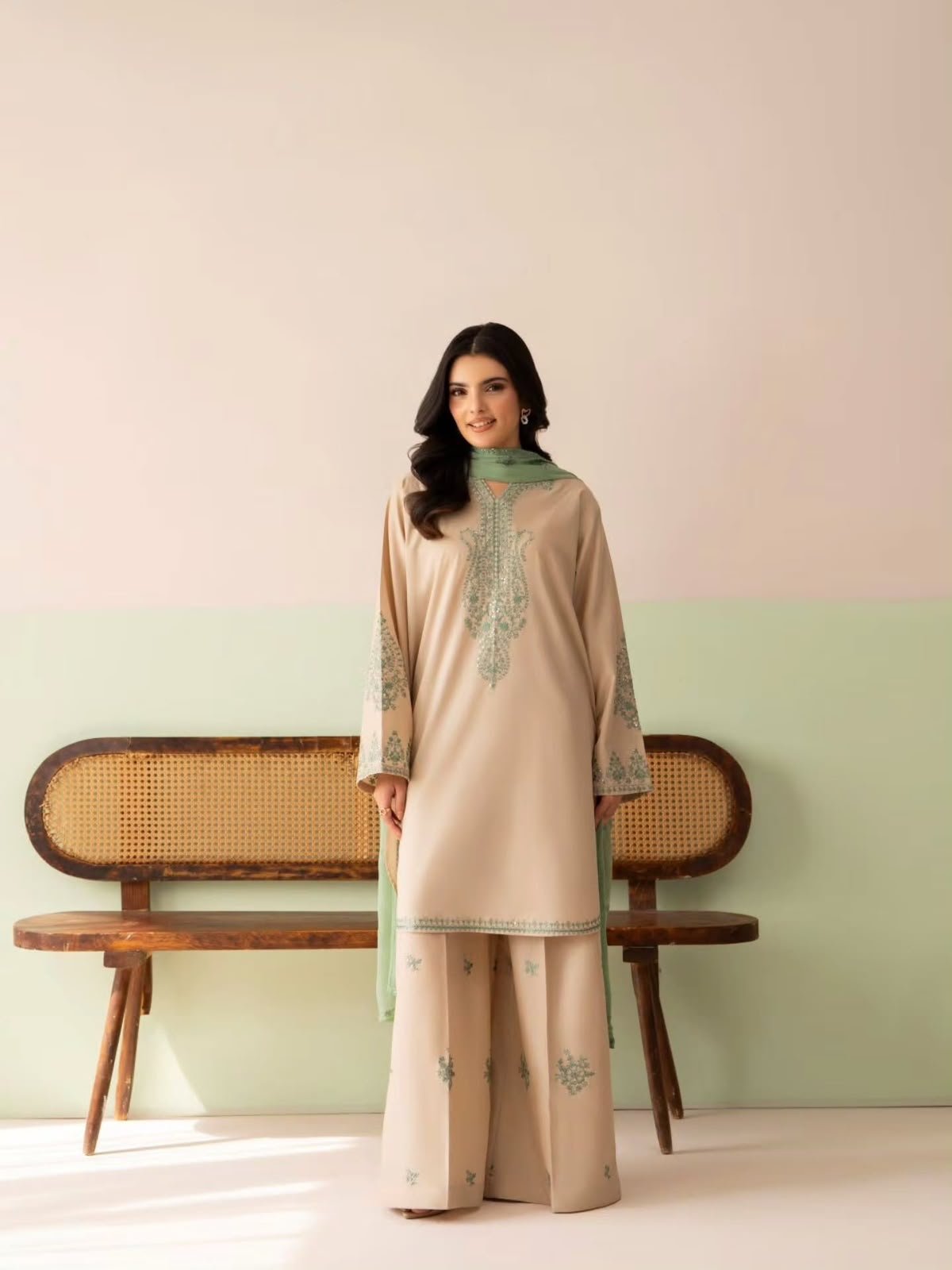 Đěsigner party wear look heavy pur roman silk top plazzo & dupatta set Đěsigner party wear look heavy pur roman silk top plazzo & dupatta set