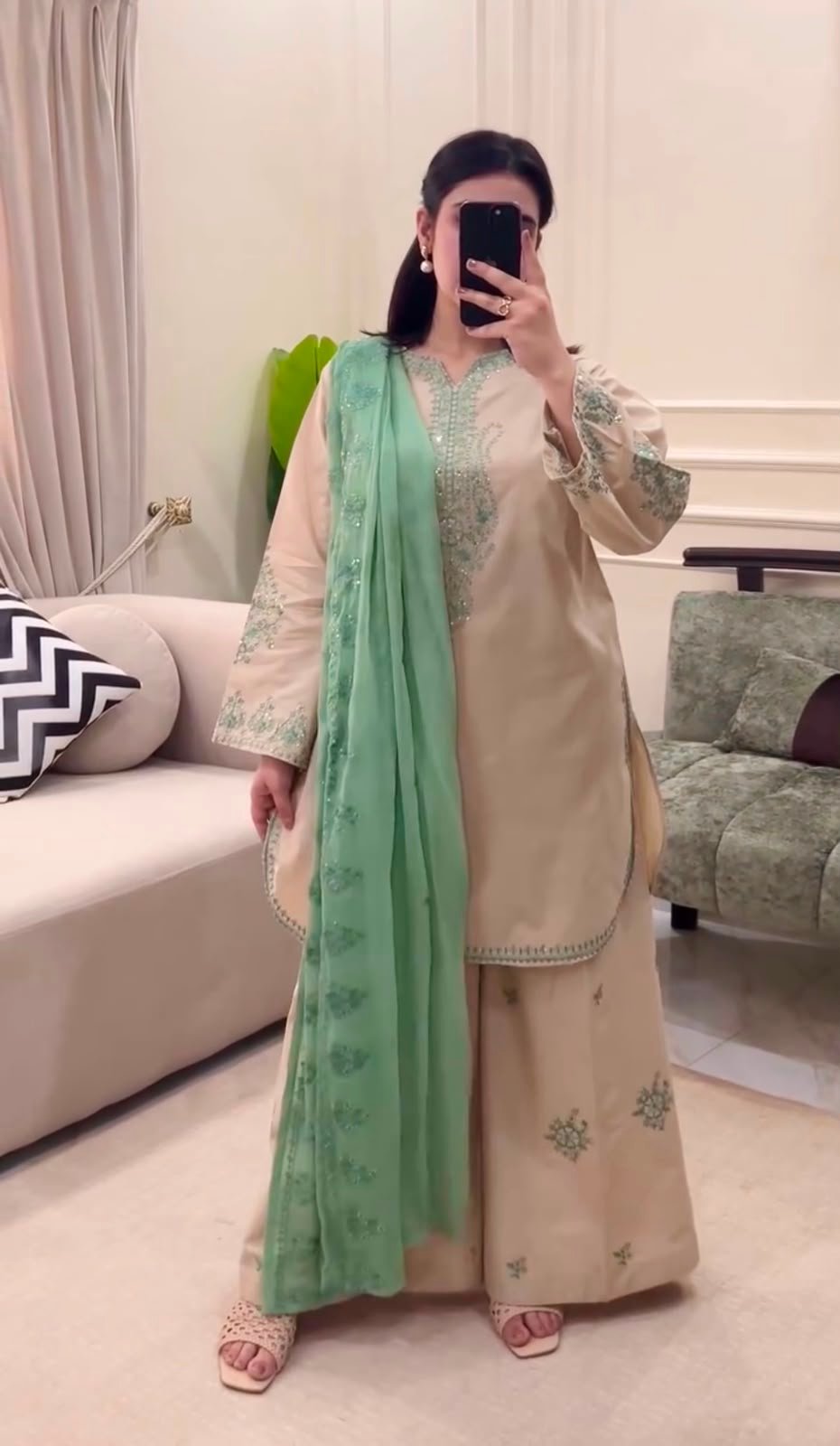 Đěsigner party wear look heavy pur roman silk top plazzo & dupatta set Đěsigner party wear look heavy pur roman silk top plazzo & dupatta set