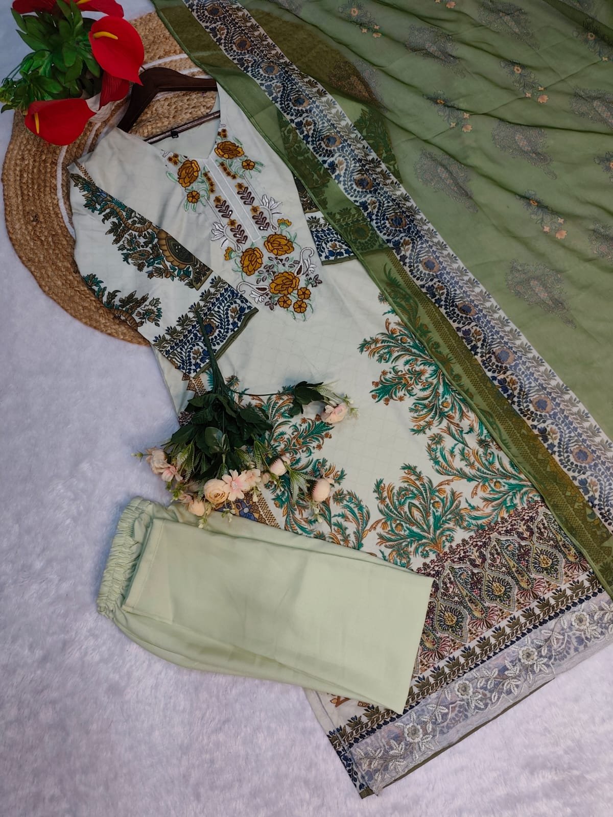 - Image 4
